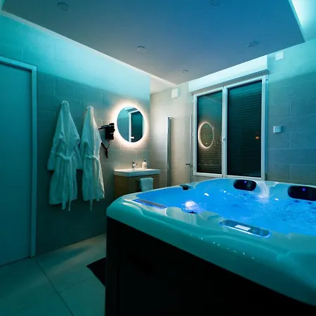 Escapade Relaxante - - Jacuzzi - Sauna - Prives Apartment L'Isle-Adam