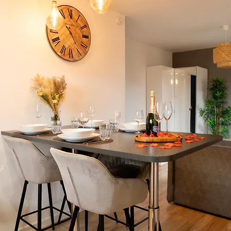 Escapade Relaxante - - Jacuzzi - Sauna - Prives Apartment *